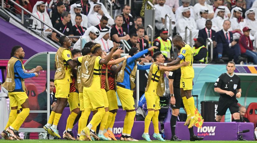 Catar é o primeiro anfitrião a perder na estreia da Copa do Mundo